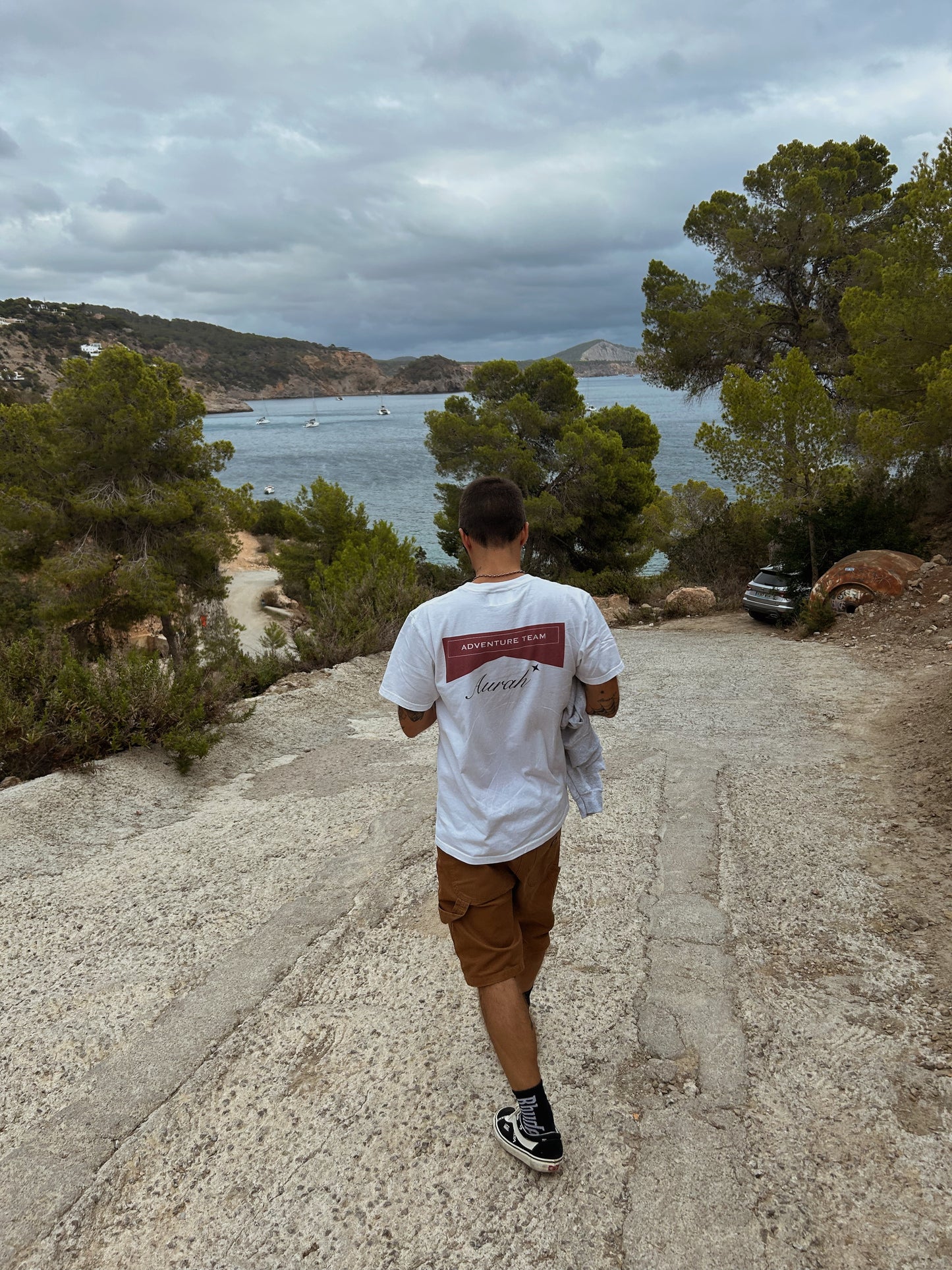 ADVENTURE TEAM VINTAGE TEE