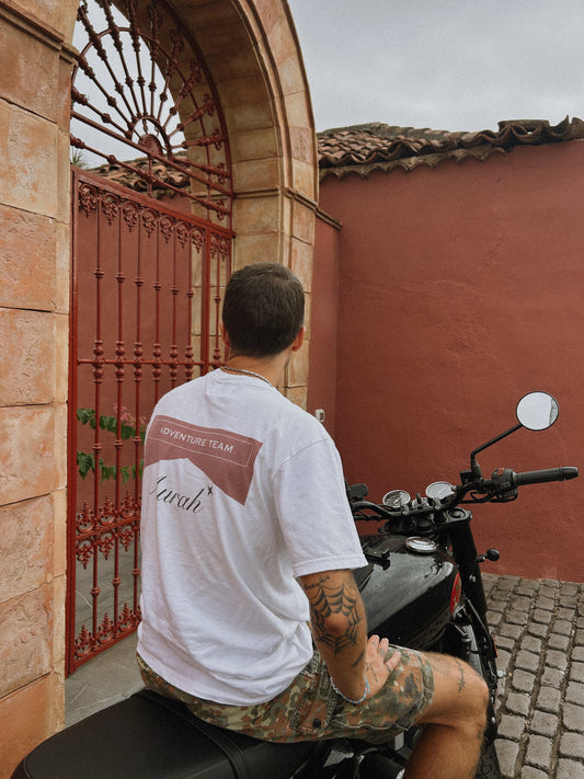 ADVENTURE TEAM VINTAGE TEE